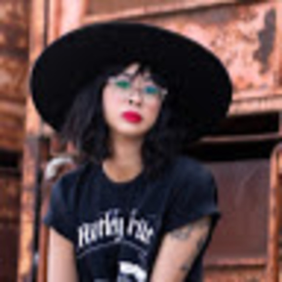 Meet your Posher, Jodi - Picture 1 of 1